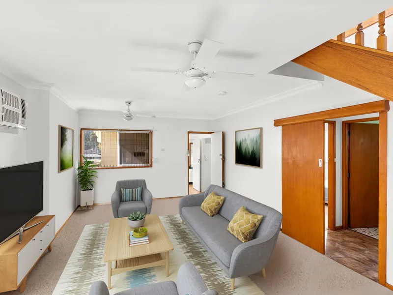 CLOSE TO LAKE - DUAL STREET ACCESS