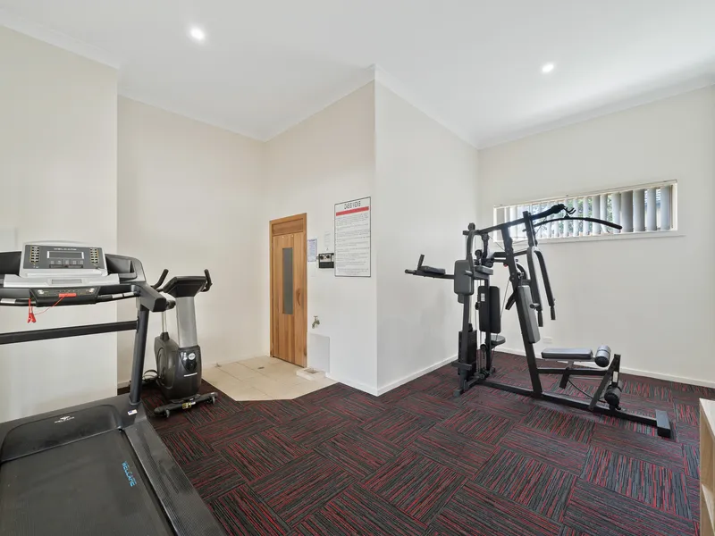 Wonderful 3 bedroom, 2 bathroom villa with tandem garage located in secure gated complex.