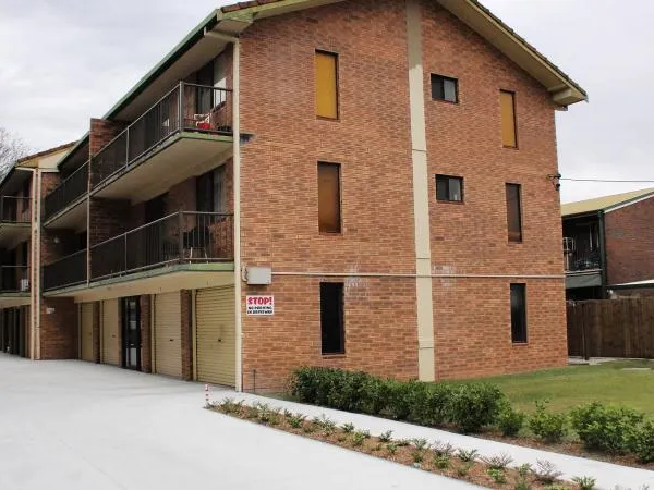 RENOVATED LUXURIOUSLY APPOINTED 2 BEDROOM UNIT