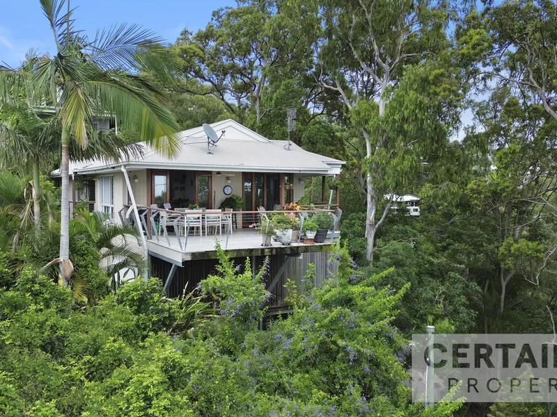 Hilltop Haven with Breathtaking Views in Buderim