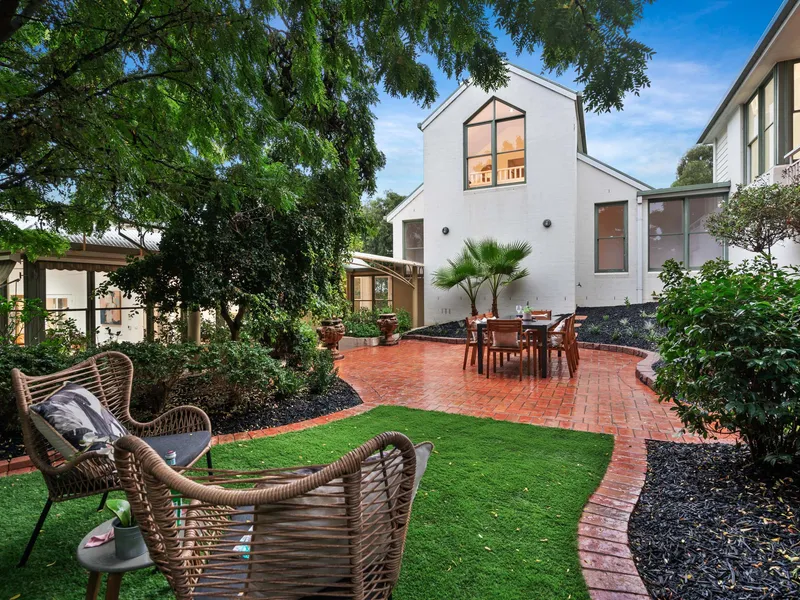 Stunning Family Home With Beautiful Views