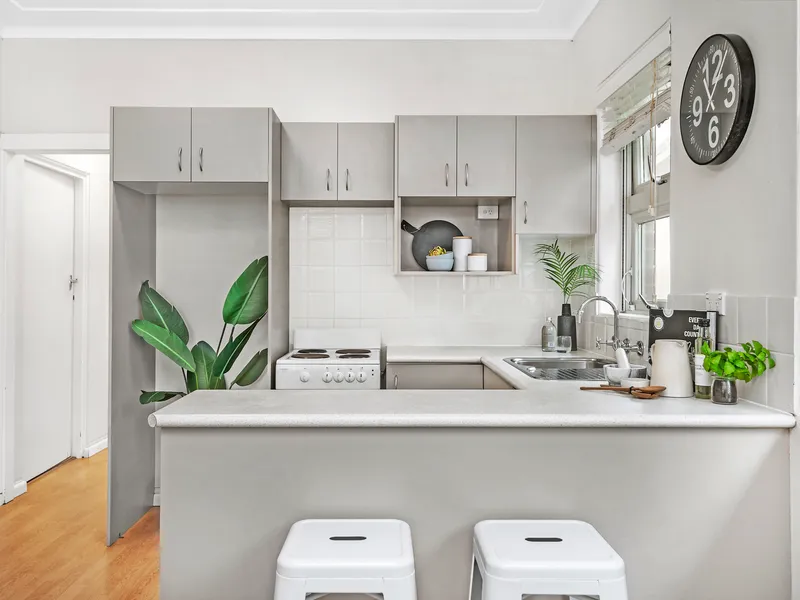 Top Floor One Bedroom Apartment