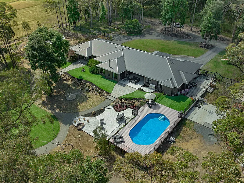 Resort style living in Tapitallee.