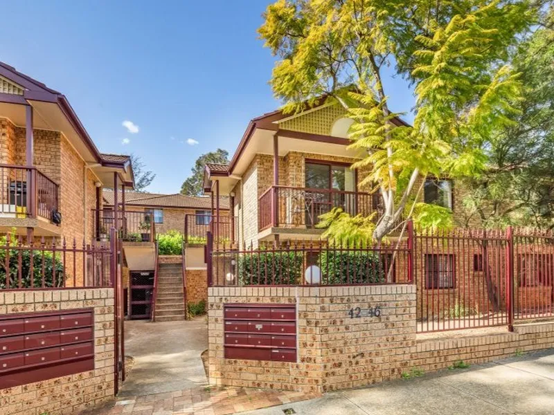 Bright & Sunny 2 Storey Apartment