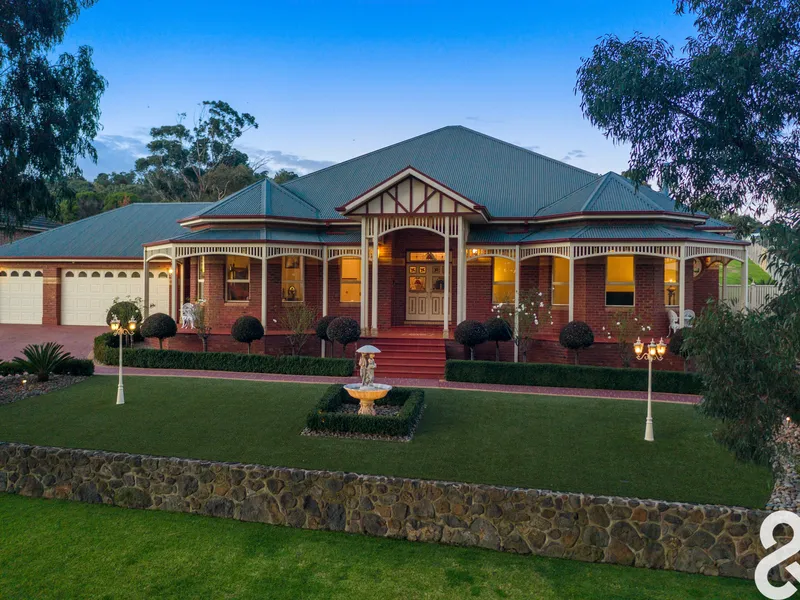 PERIOD MASTERPIECE ON MERIDIAN - LAND APPROX 2600m2