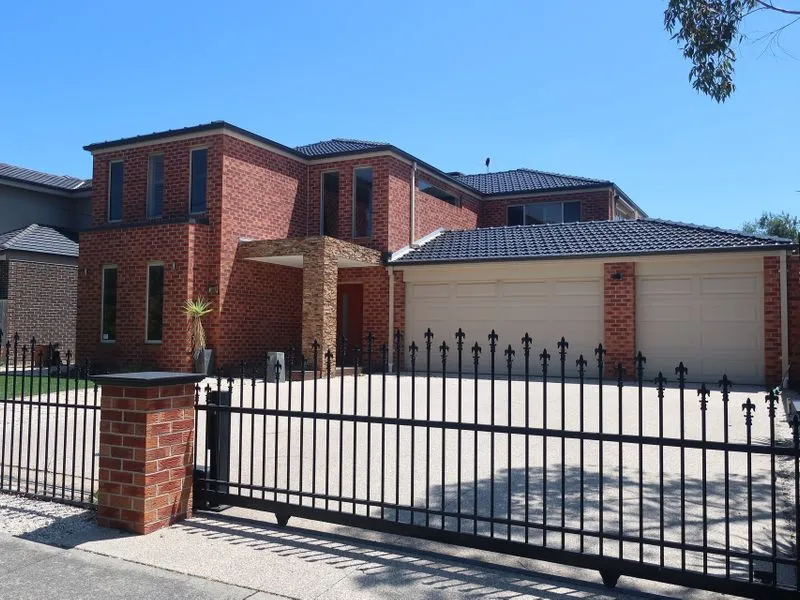 SPACIOUS FIVE BEDROOM FAMILY HOME