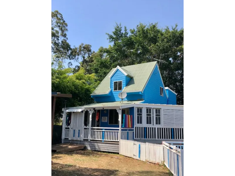 Two Storey Cottage beside the Sea