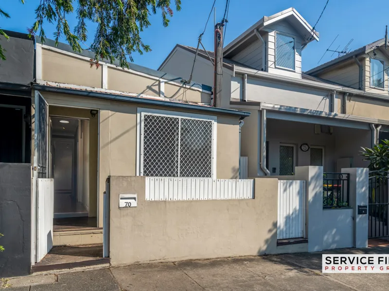 Expansive terrace in ideal Inner West location