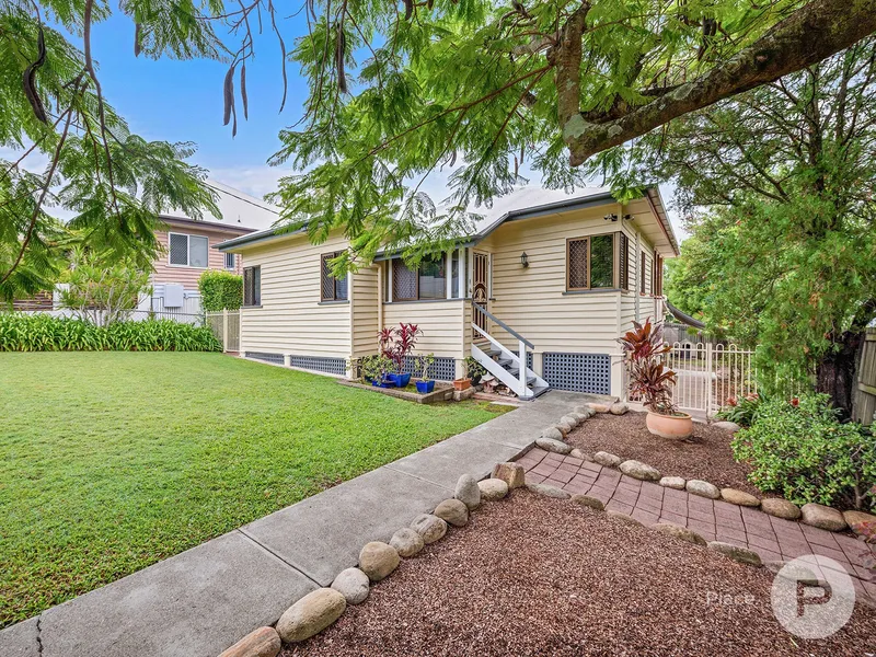 Three-bedroom character home on corner 741sqm allotment