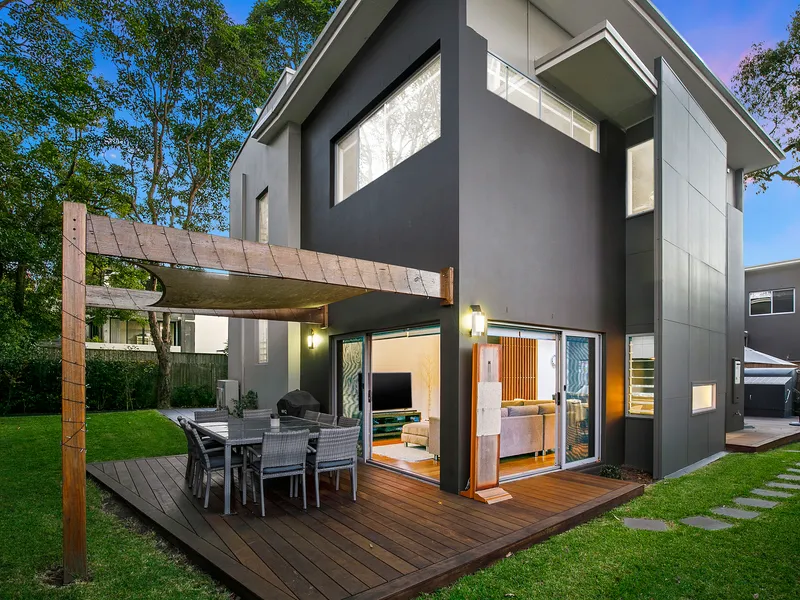 Sophisticated contemporary and north-facing living