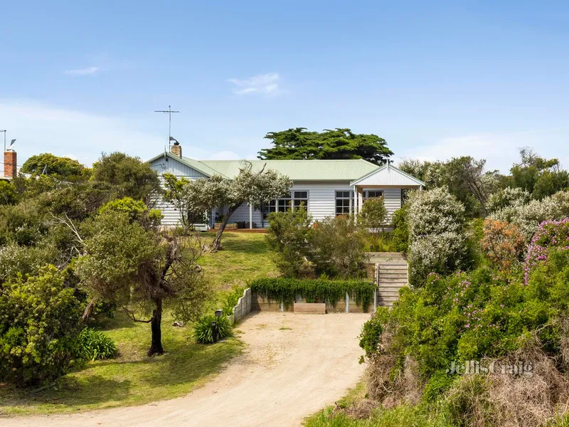 A Sorrento classic on the back beach doorstep