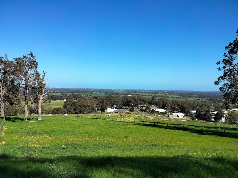 Million dollar views of the Roelands Hills.
