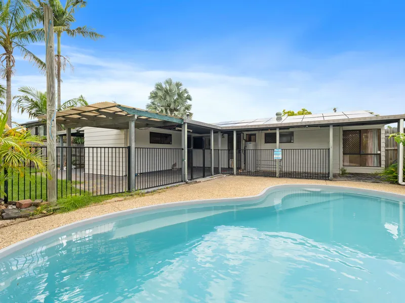 Family Home With Swimming Pool!