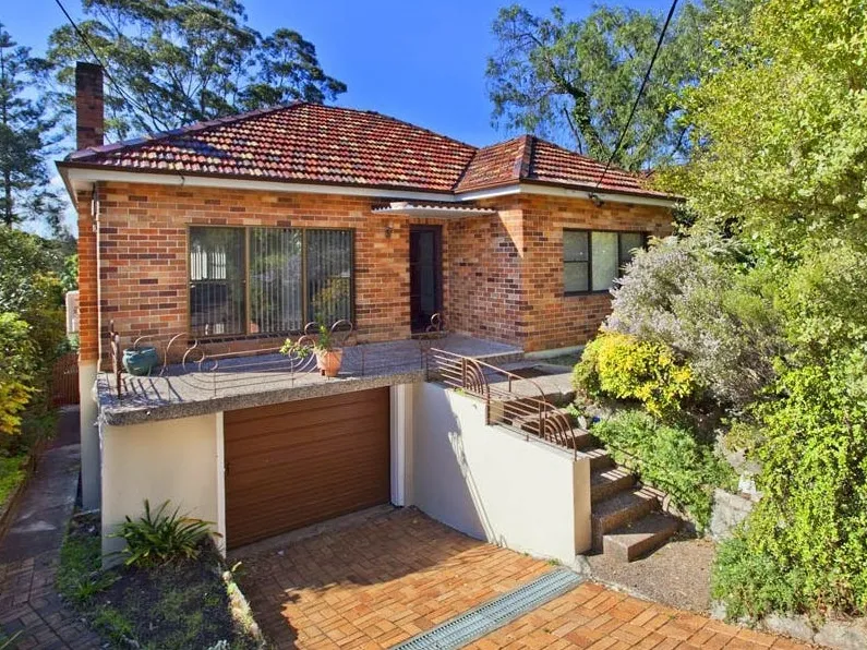 Open Plan 3 bedroom Home in Convenient Location