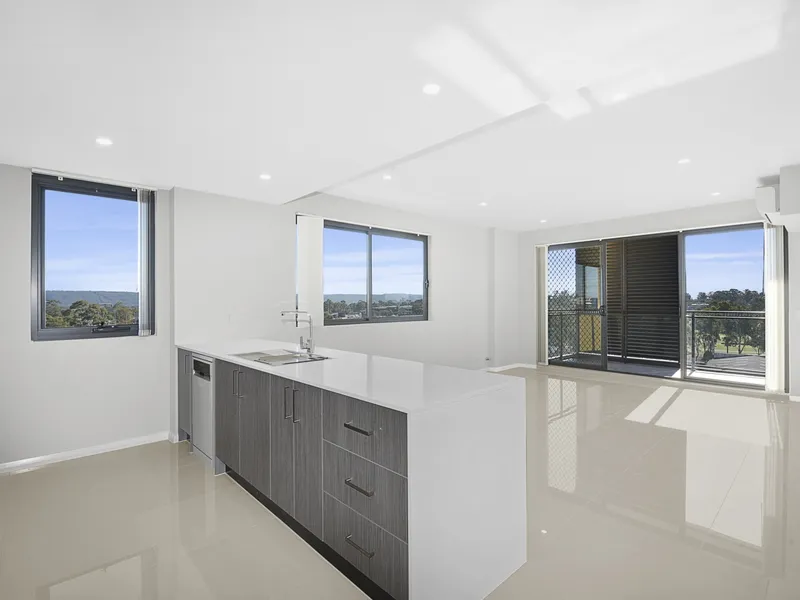 Kingswood Square - Near New Mountains Views