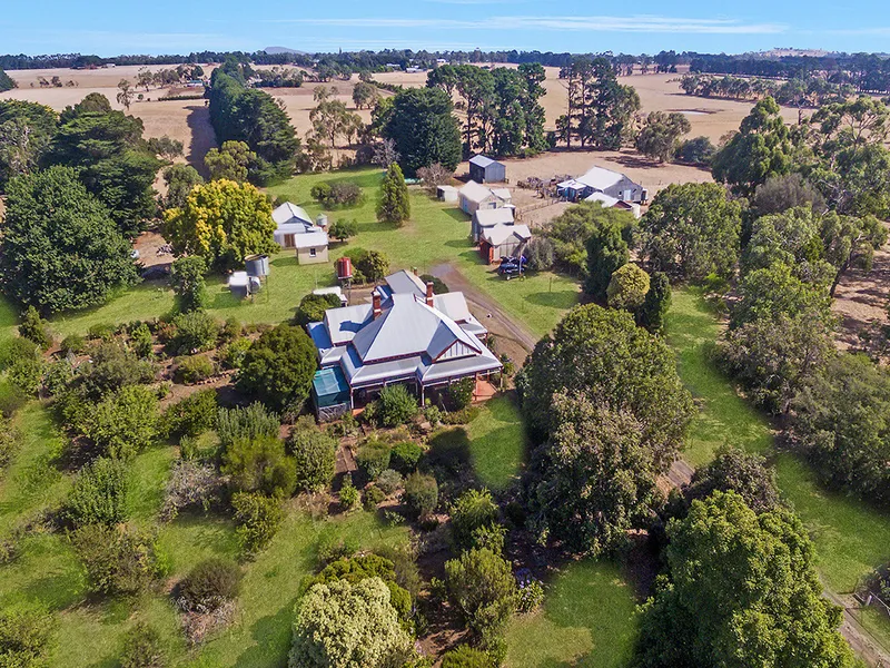 “WEEROONA”   137 Ac – 55.44 Ha