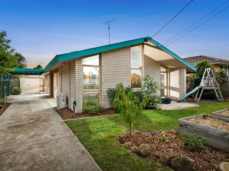 Great Family Home on a Large Block Close to Schools and Shopping Centre.