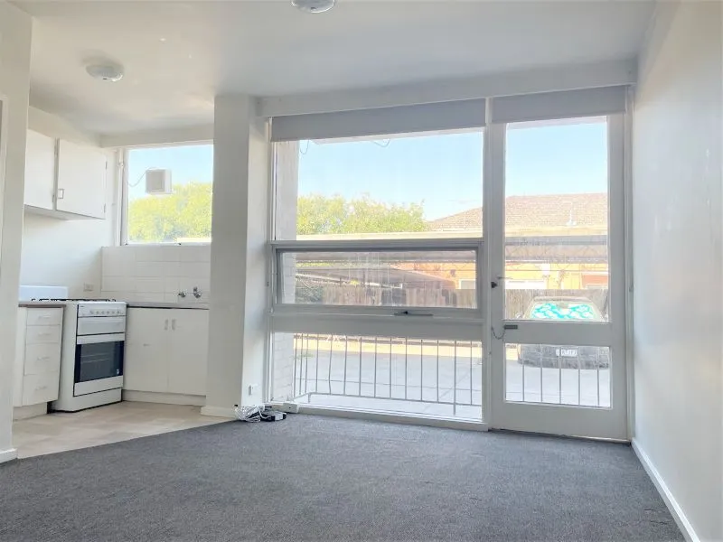 2 Bedroom ground floor near Carnegie Village