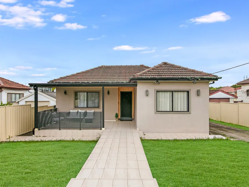 Modern Family Home with Development Potential |720m2 + 15.24m Frontage