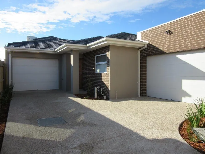 Impressive 2 Bedroom 1 bathroom 1Car !
