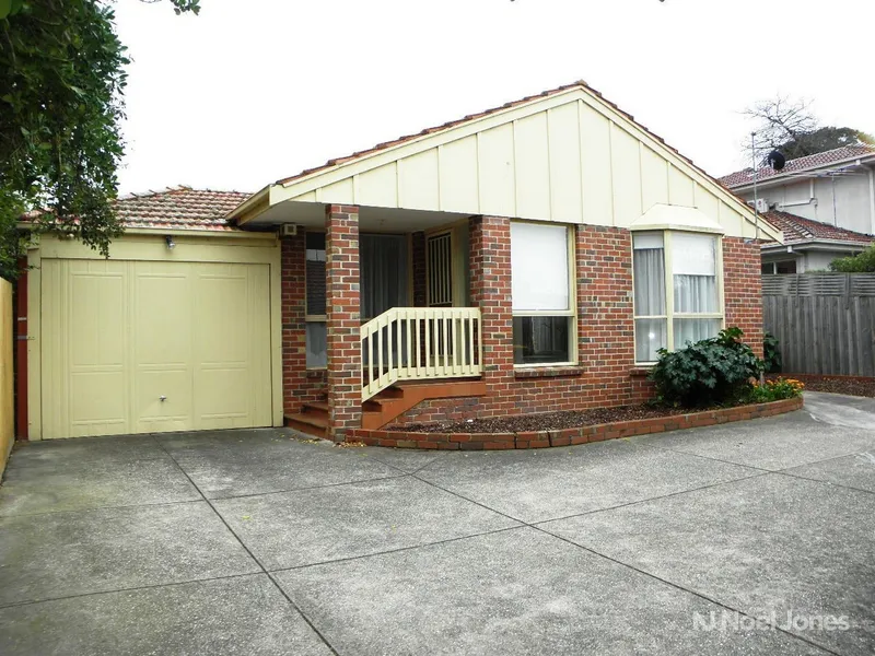 Modern Single Level Villa - 6 month lease only - Currently Under Application