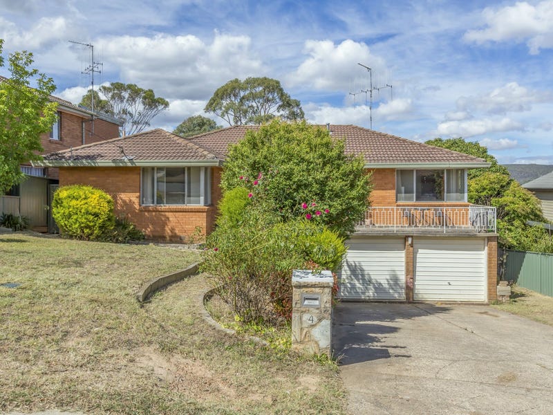 4 Crinoline Street, Queanbeyan, NSW 2620 Property Details