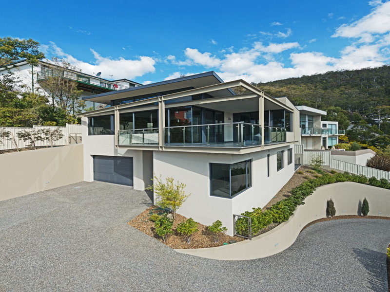 2/16 Aotea Road, Sandy Bay, TAS 7005