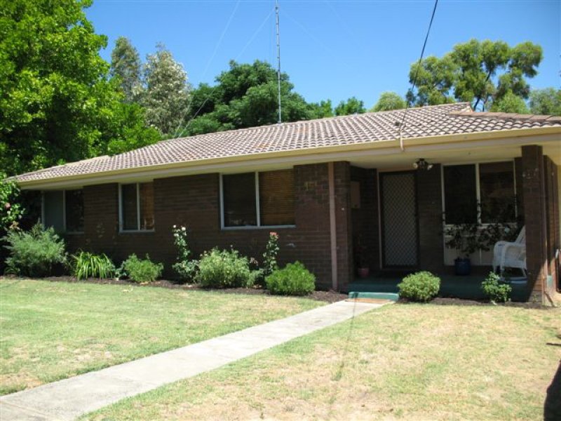 15 Fitzpatrick Place, Waroona, WA 6215