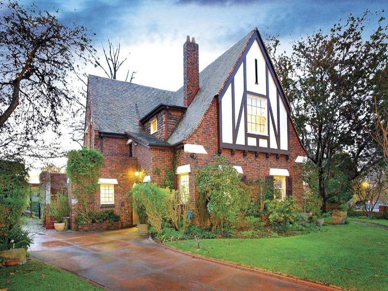 9 Barry Street, Kew, Vic 3101 Property Details