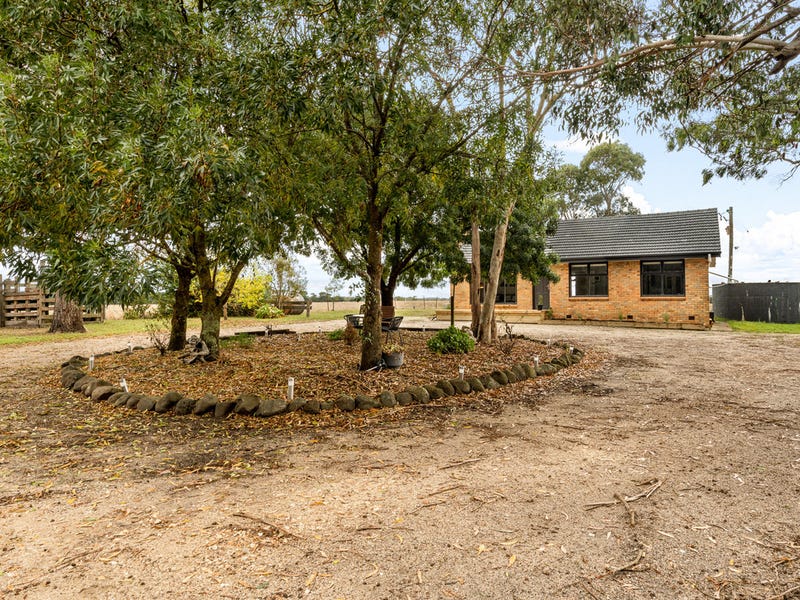 49 Gluepot Road, Morrisons, Vic 3334 Property Details