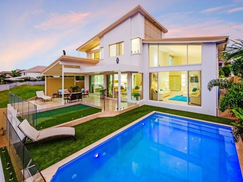 67 Compass Drive Biggera Waters Qld 4216 Property Details