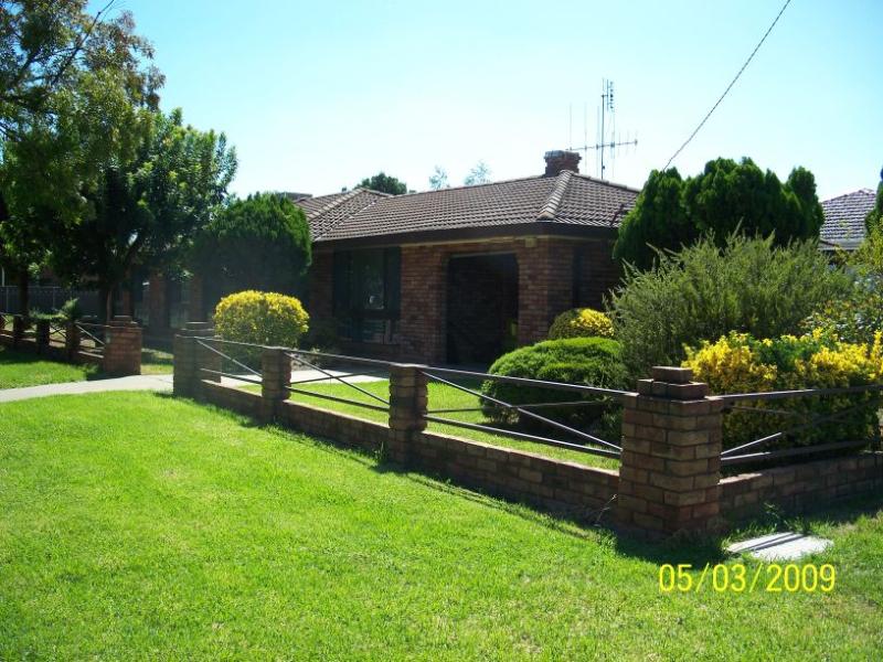 8 Ford Street, Wellington, NSW 2820 Property Details