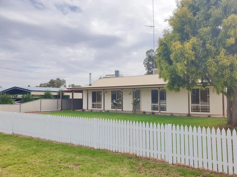 9 Burns Street, Hillston, NSW 2675