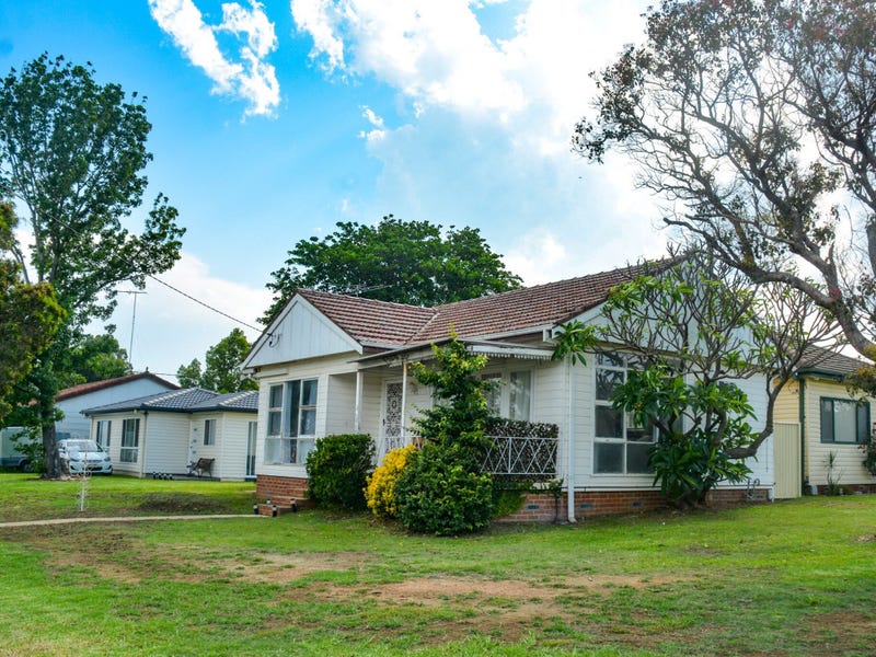 2 Gregory Avenue, Oxley Park, NSW 2760