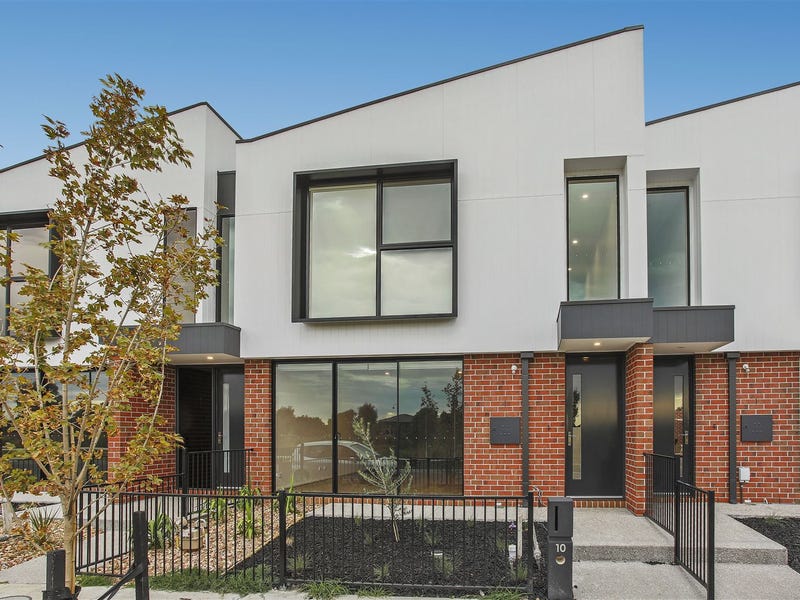 10 Parkdale Drive, Lyndhurst, VIC 3975