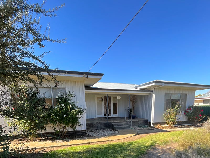 8 Rosselloty Street, Williams, WA 6391