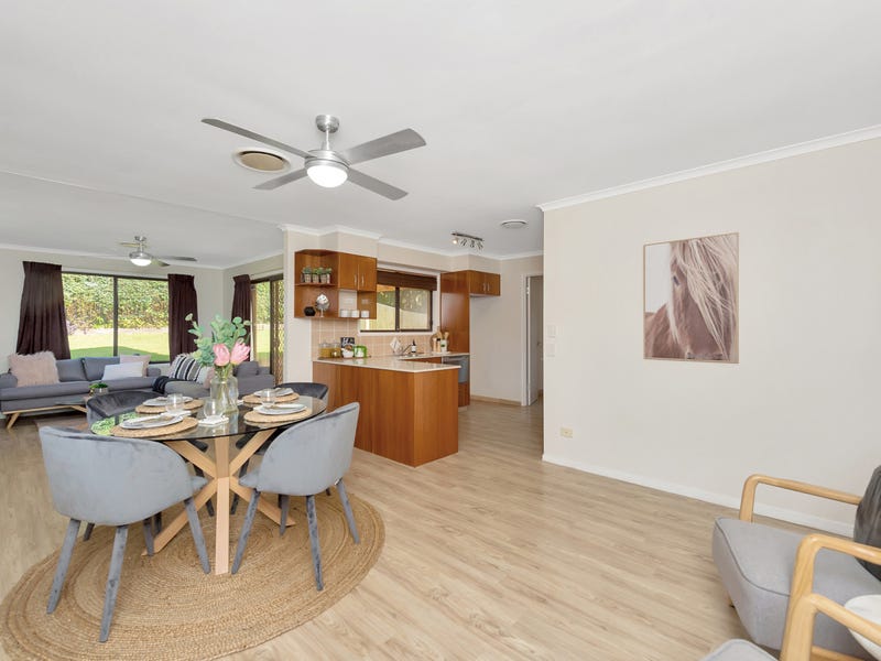 1/7 b Street, Labrador, QLD 4215