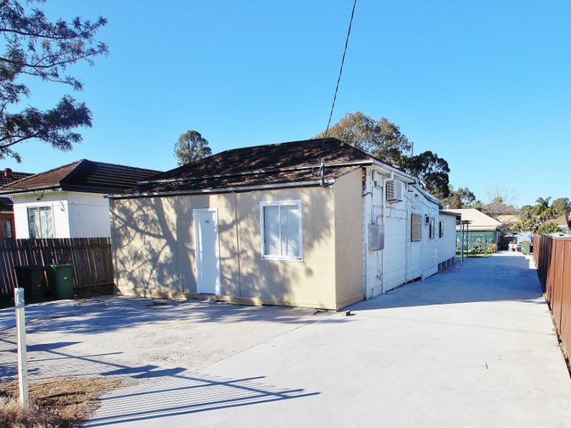 182 Fairfield St, Fairfield, NSW 2165 Property Details