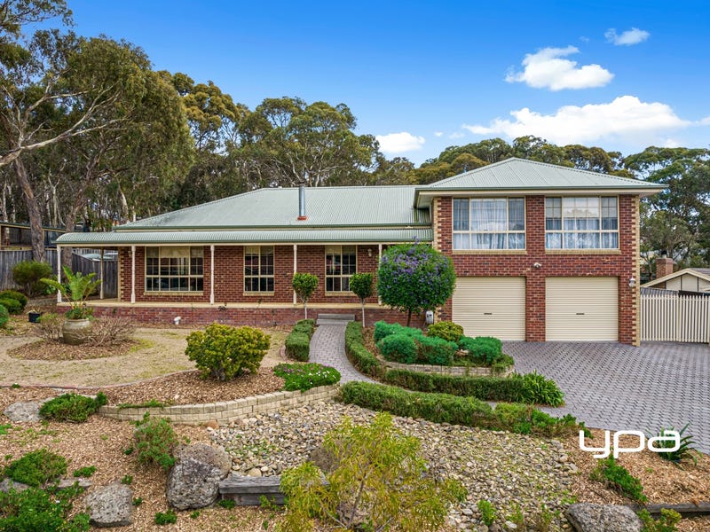 33 Fullwood Drive, Sunbury, Vic 3429 Property Details