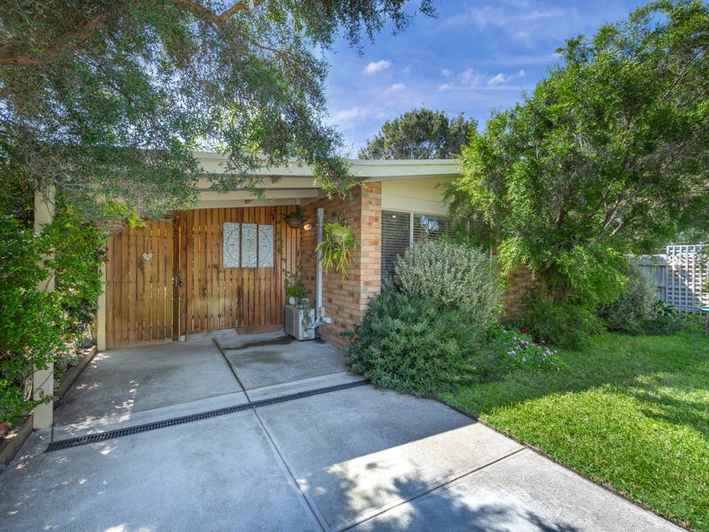 203 Ninth Avenue South, Rosebud, Vic 3939 Property Details