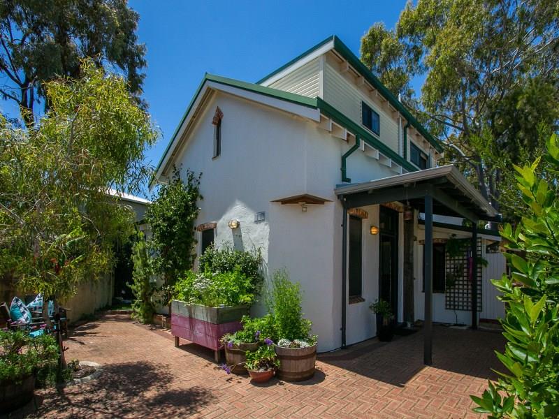 2A Yalgoo Avenue, White Gum Valley, WA 6162