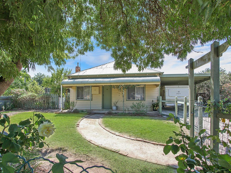 11 Charles Street, Benalla, VIC 3672