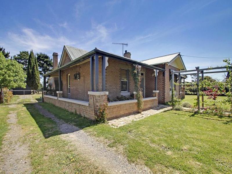 28 Wollondillly Avenue, Goulburn, NSW 2580 Property Details