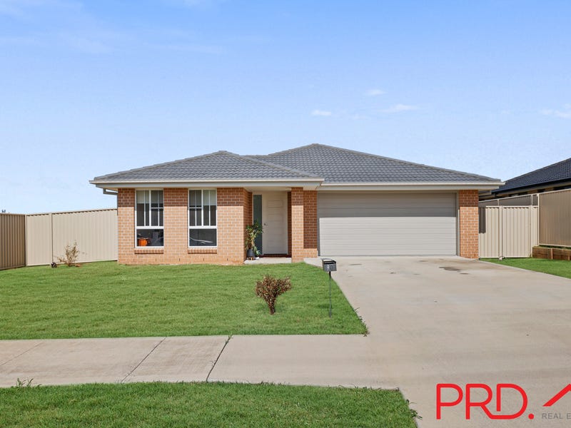 30 Rodeo Drive, Tamworth, NSW 2340 - Property Details