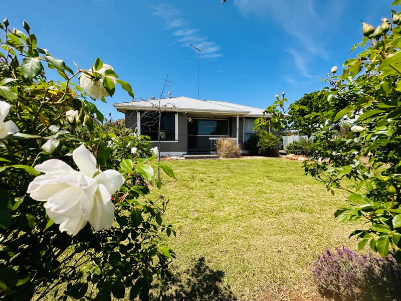 56 Burns Street, Hillston, NSW 2675 House for Sale