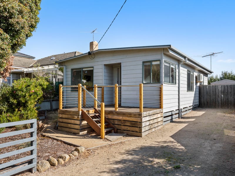 28 Fifth Avenue, Rosebud, VIC 3939