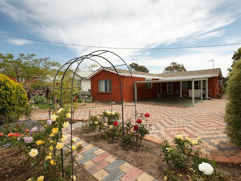 42 Gilmore Place, Queanbeyan West, NSW 2620