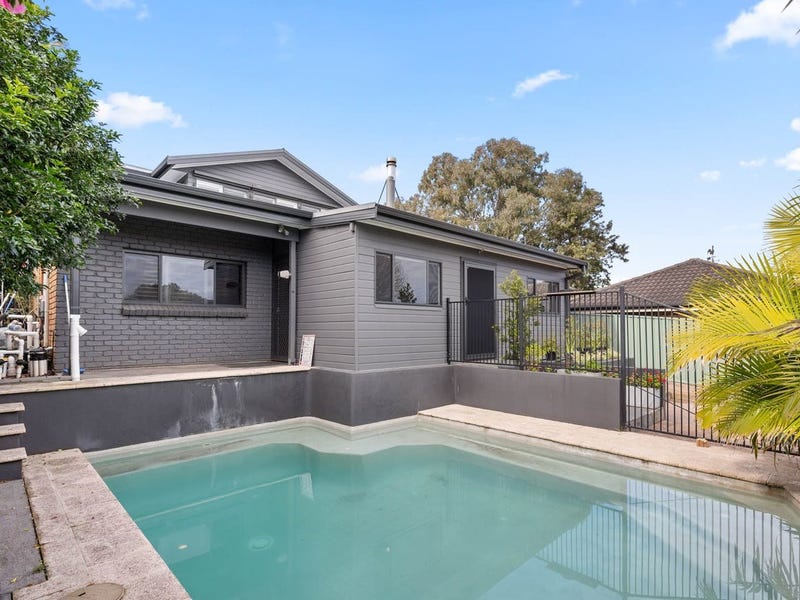 18B Brougham Avenue, Fennell Bay, NSW 2283 House for Rent