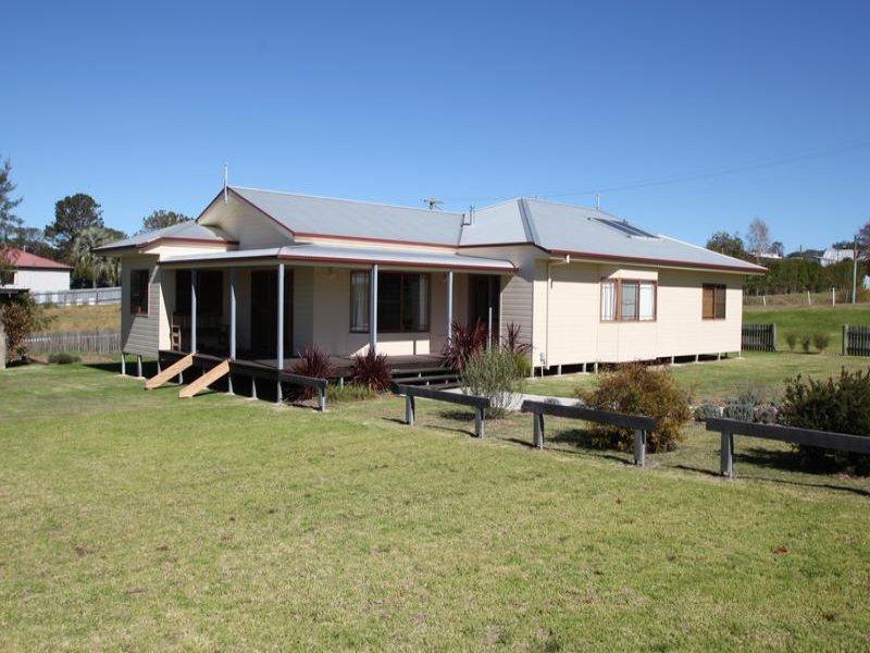 29 Manners Street, Tenterfield, NSW 2372