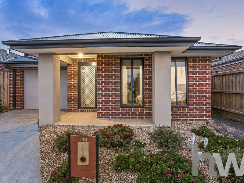 110 Bramley Avenue, Charlemont, VIC 3217